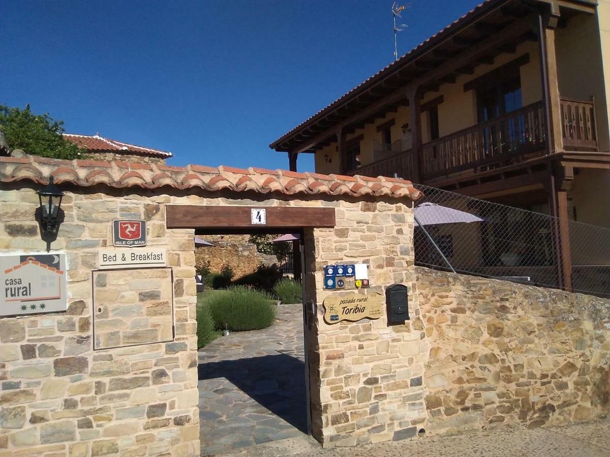 拉波萨达德托里比亚酒店 Val De San Lorenzo 外观 照片