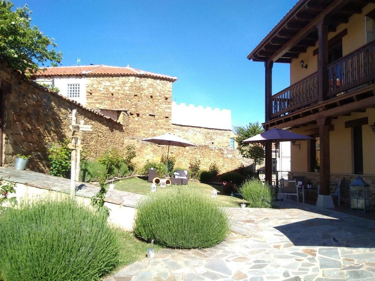 拉波萨达德托里比亚酒店 Val De San Lorenzo 外观 照片